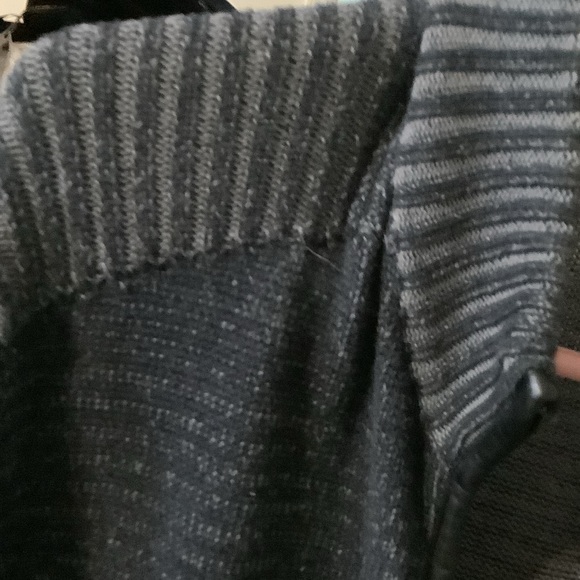 Rock & Republic Dark Gray Zip-Up‎ Sweater, XL, zippered sleeves, - Picture 6 of 10